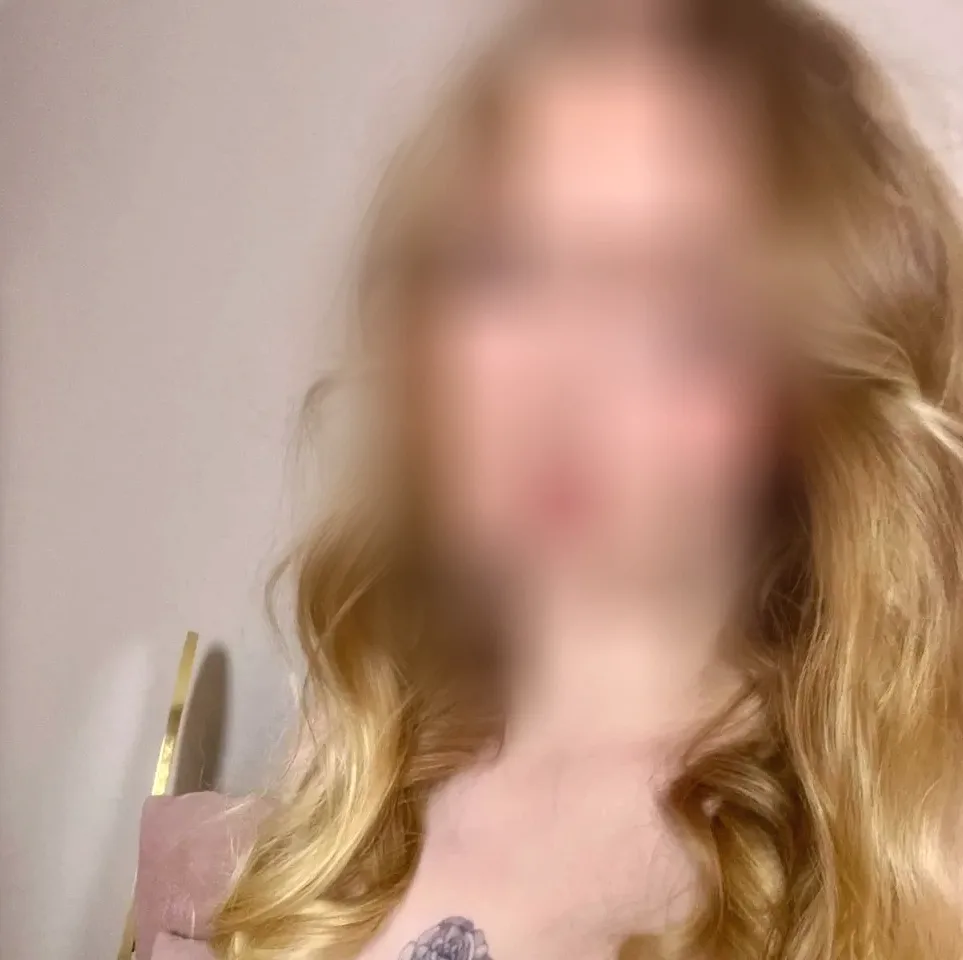 Aya, 23 anni