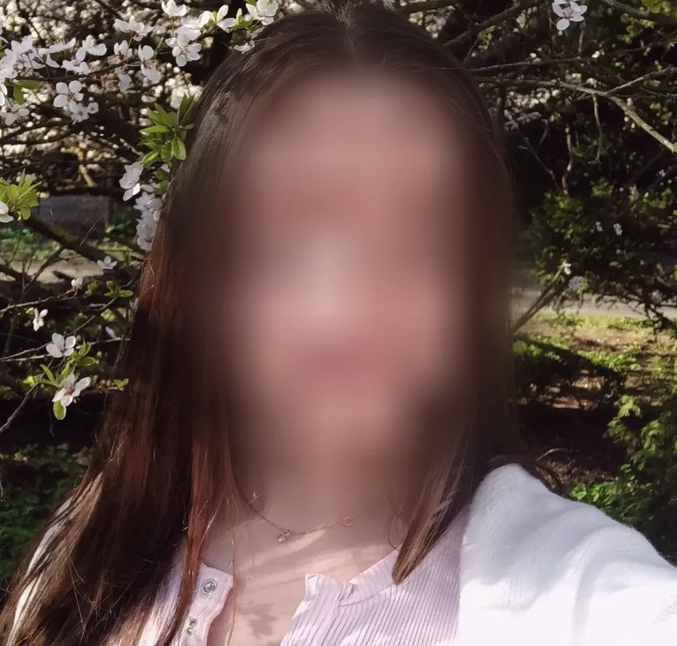 Elena, 32 anni